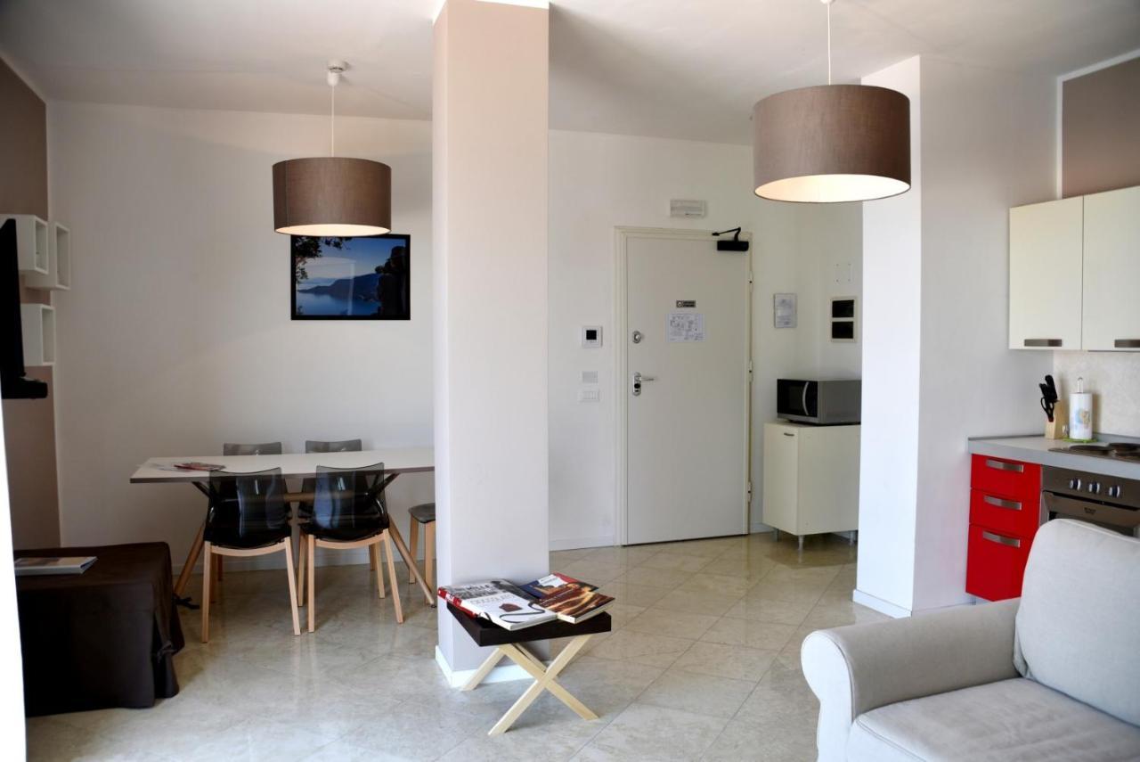 Residenza Miralago By Wonderful Italy Дезенцано-дель-Гарда Экстерьер фото
